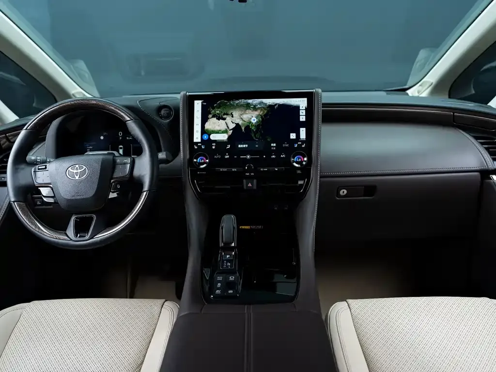 Toyota Alphard — фото 4