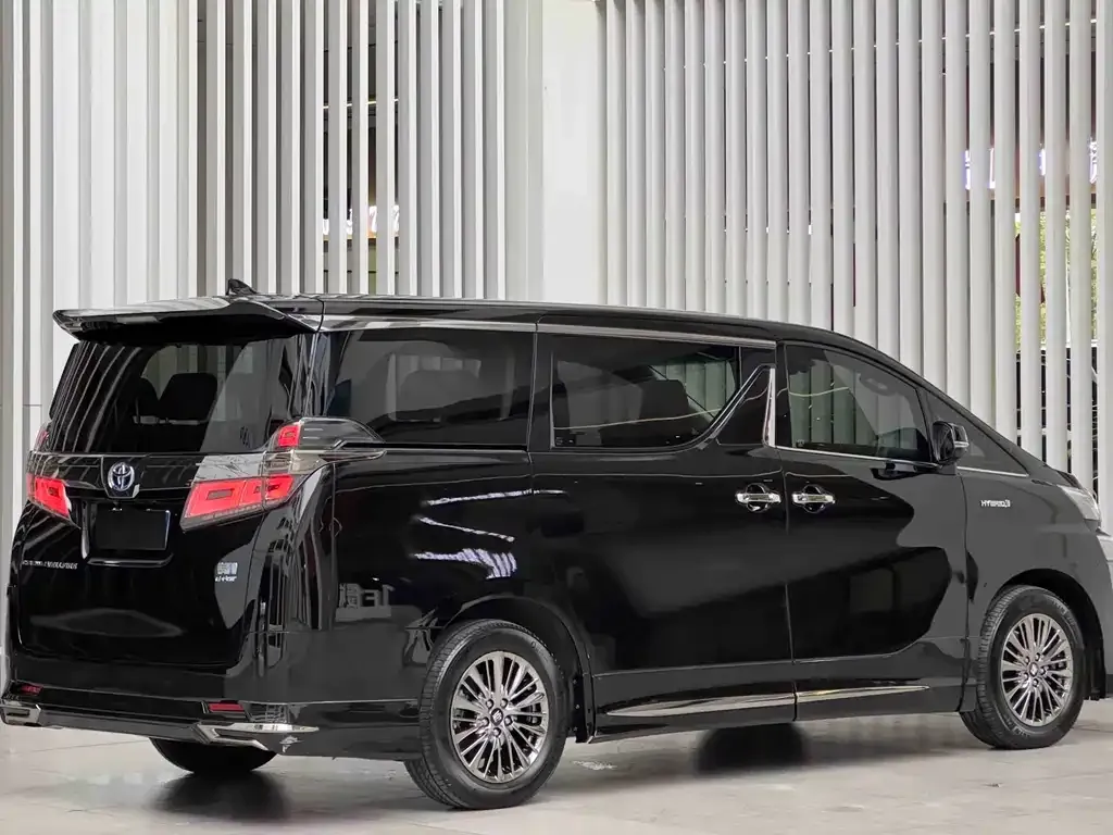 Toyota Vellfire — фото 2