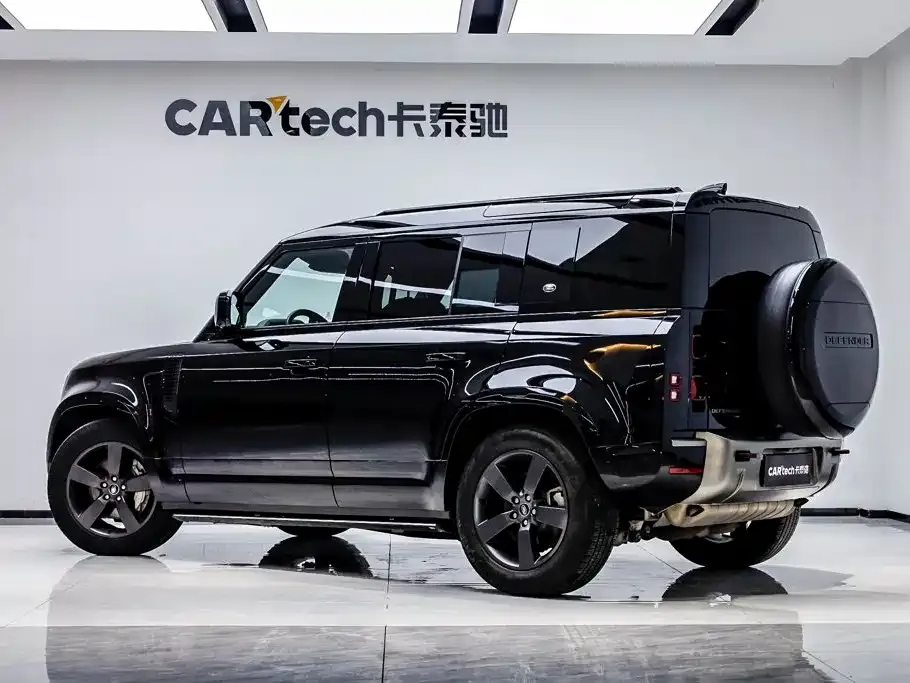 Land Rover Defender — фото 10