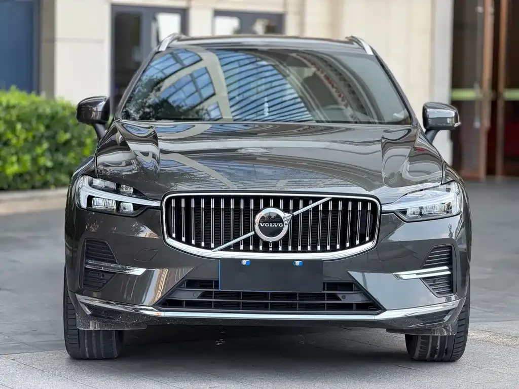 Volvo XC60 — фото 10