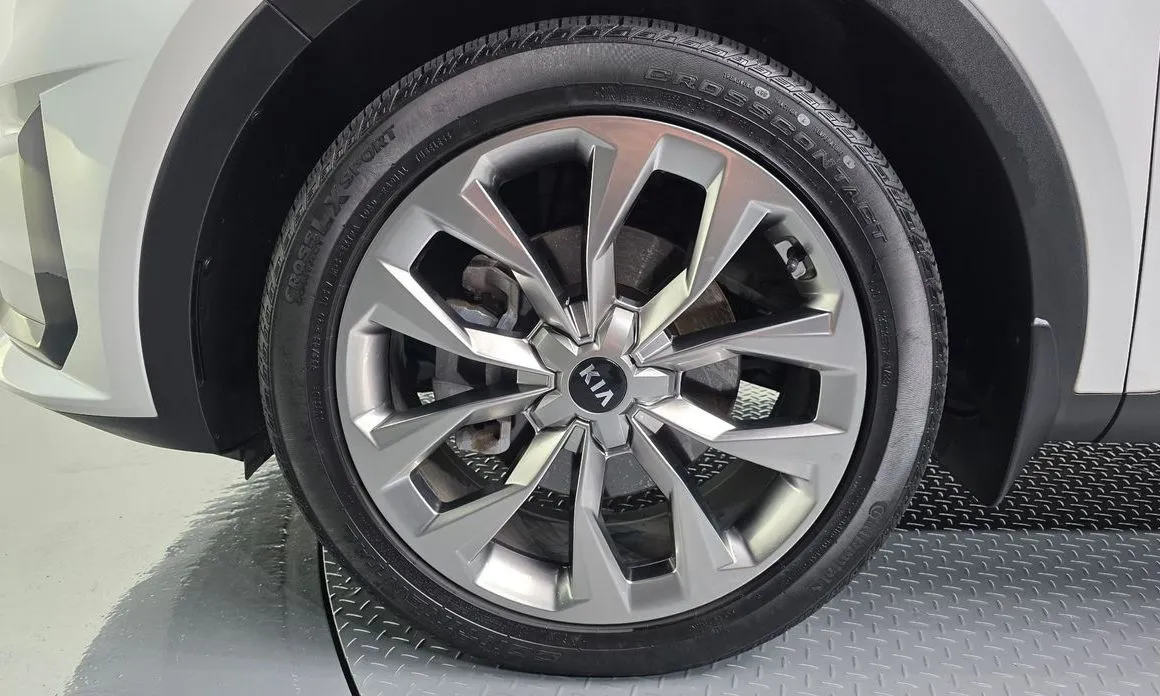 Kia Sorento — фото 8