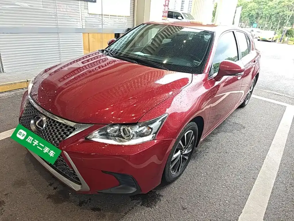 Lexus CT — фото 1