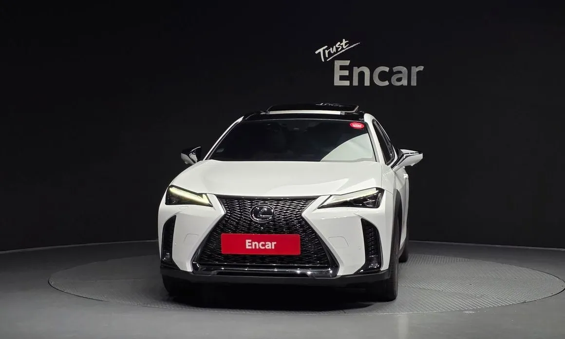 Lexus UX — фото 6