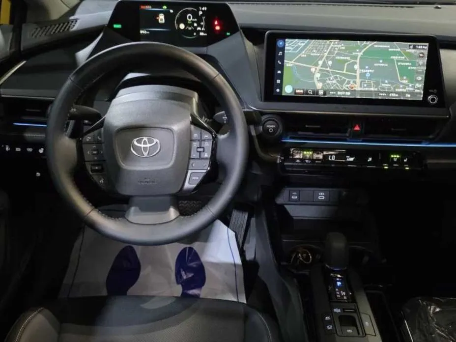 Toyota Prius — фото 5