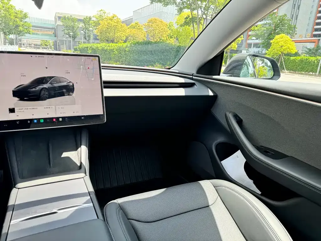 Tesla Model 3 — фото 3