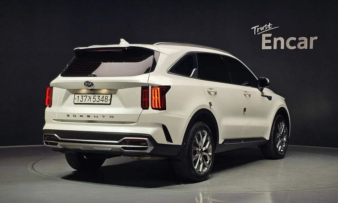 Kia Sorento — фото 9