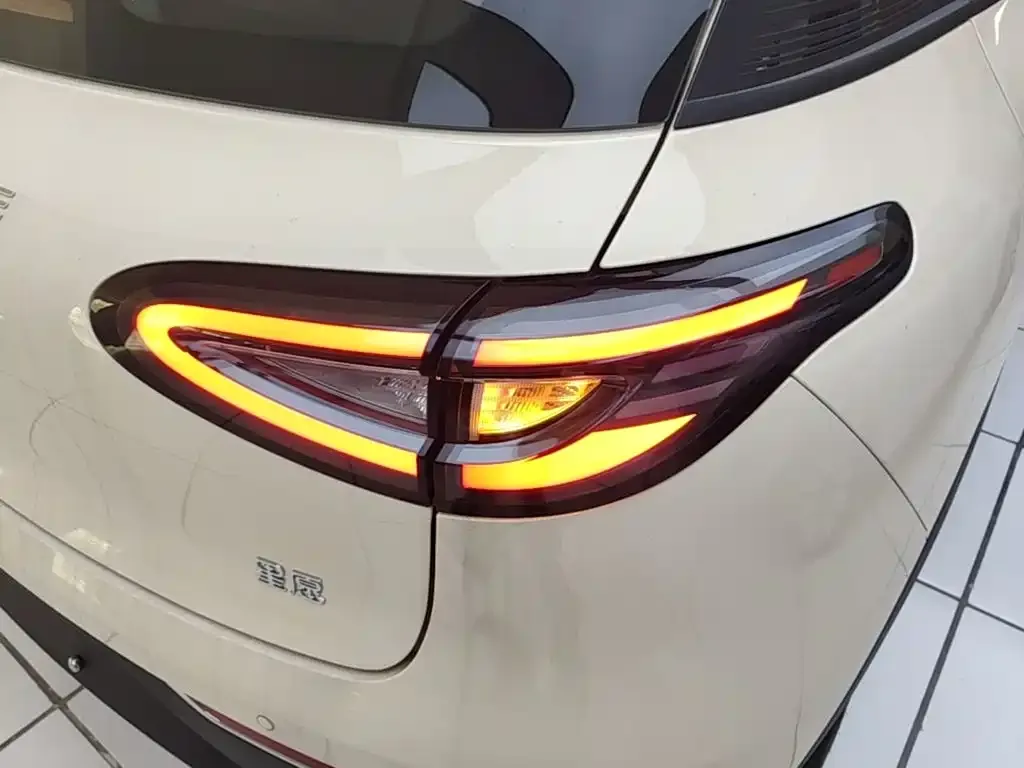 Geely Starburst — фото 3
