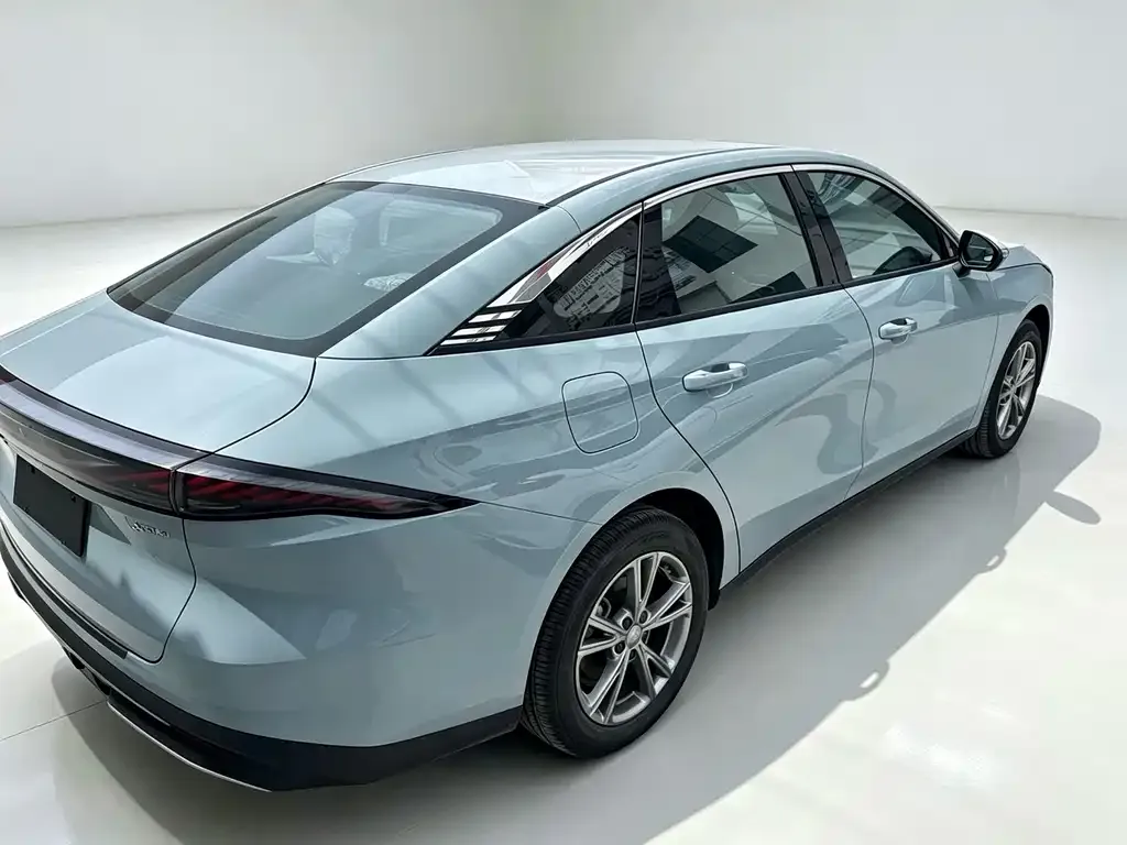Geely Galaxy L6 — фото 10