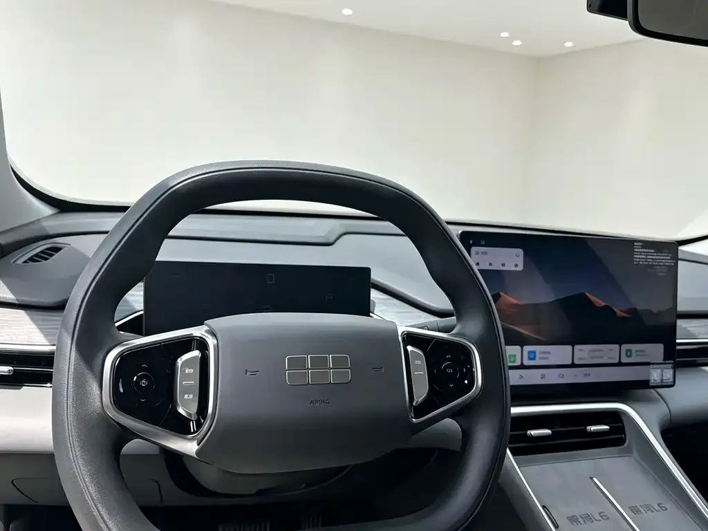 Geely Galaxy L6 — фото 9
