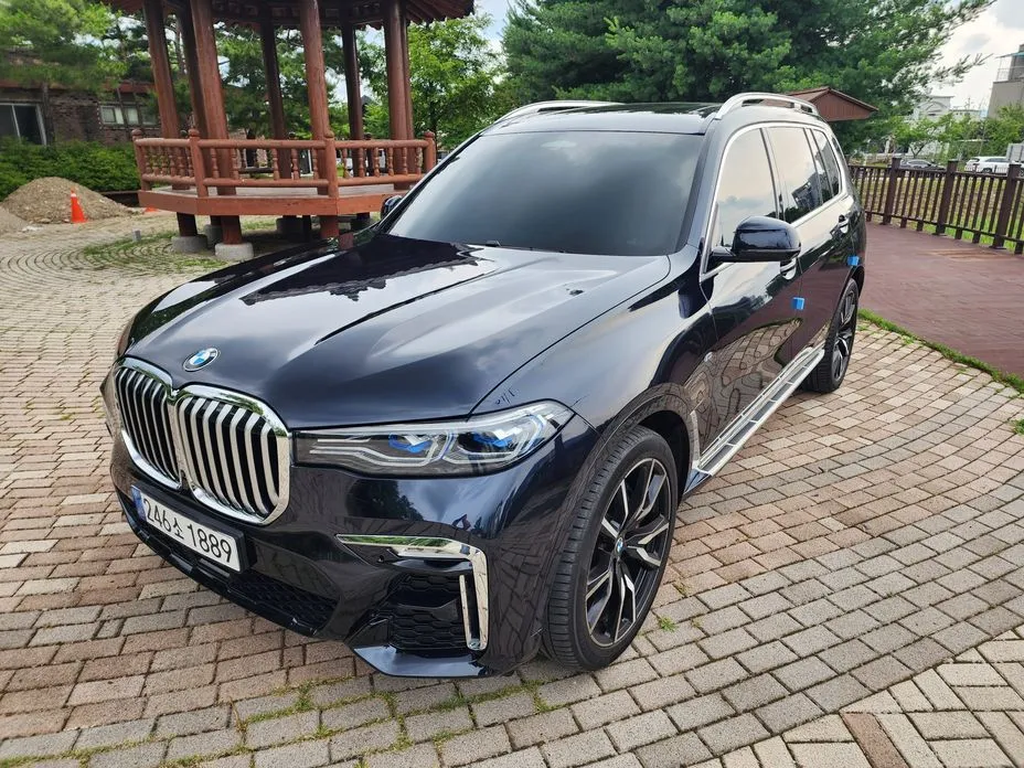 BMW X7 — фото 1