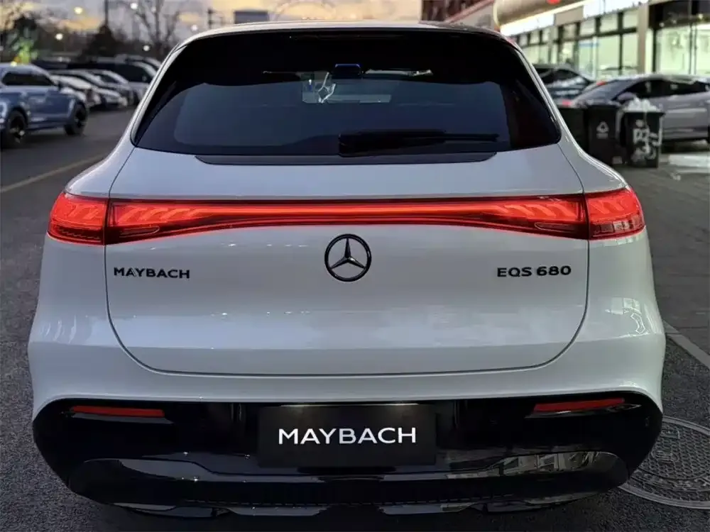 Mercedes-Benz EQS SUV — фото 10