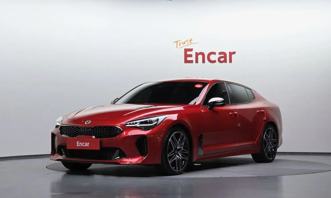 Kia Stinger — фото 1