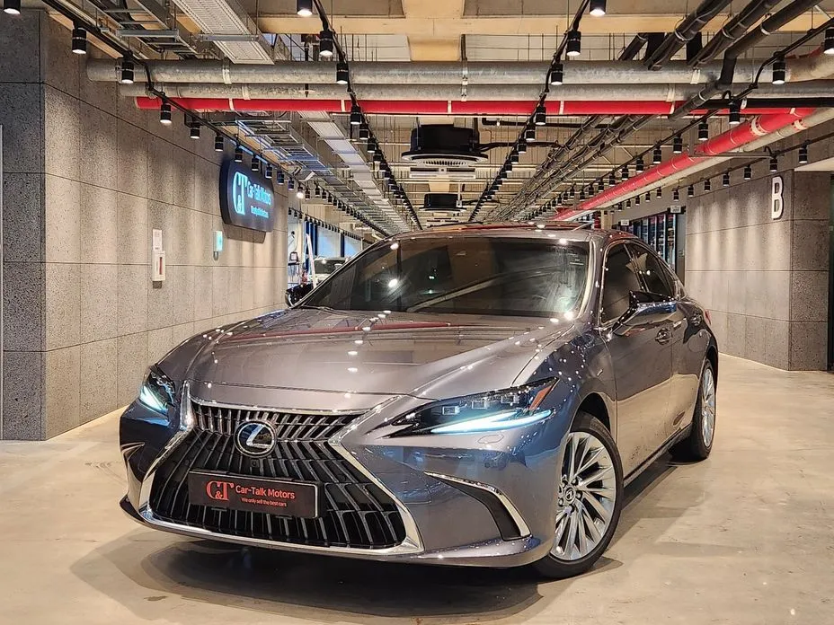 Lexus ES — фото 1
