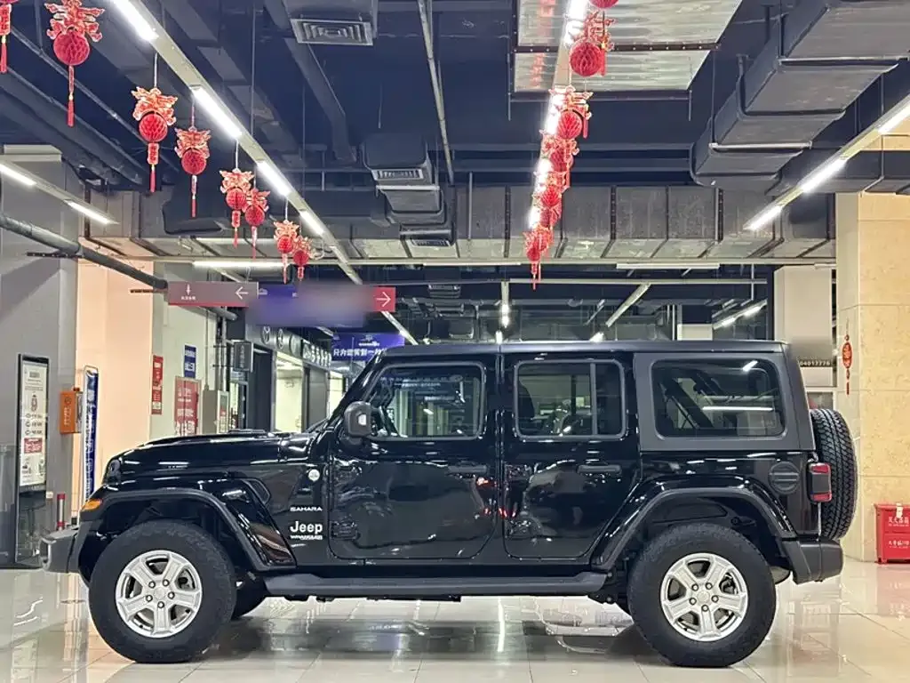 Jeep Wrangler — фото 8