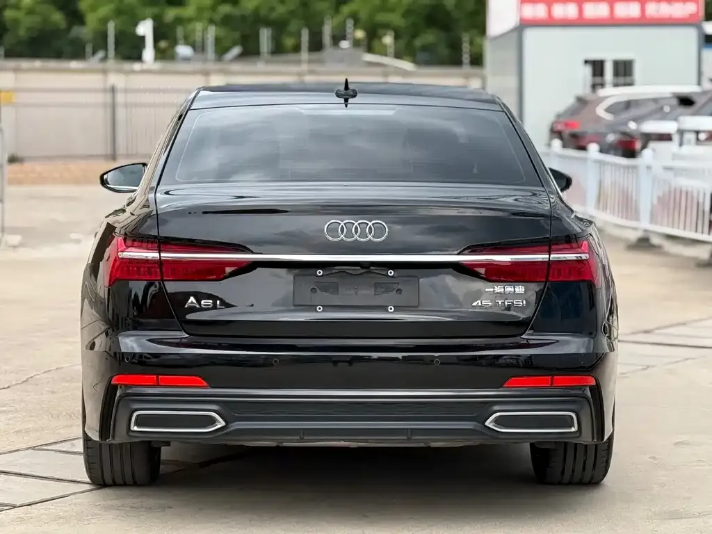 Audi A6L — фото 10