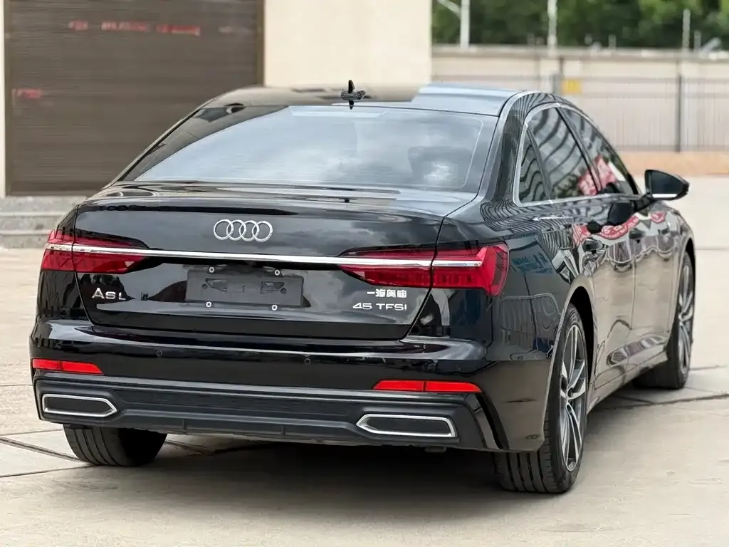 Audi A6L — фото 8