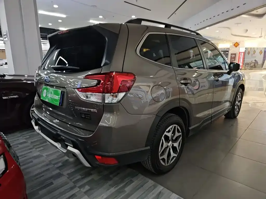 Subaru Forester — фото 7