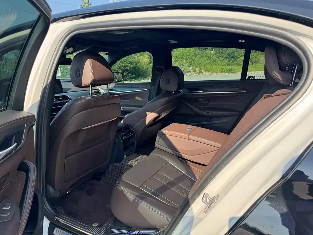BMW 5 Series New Energy — фото 9