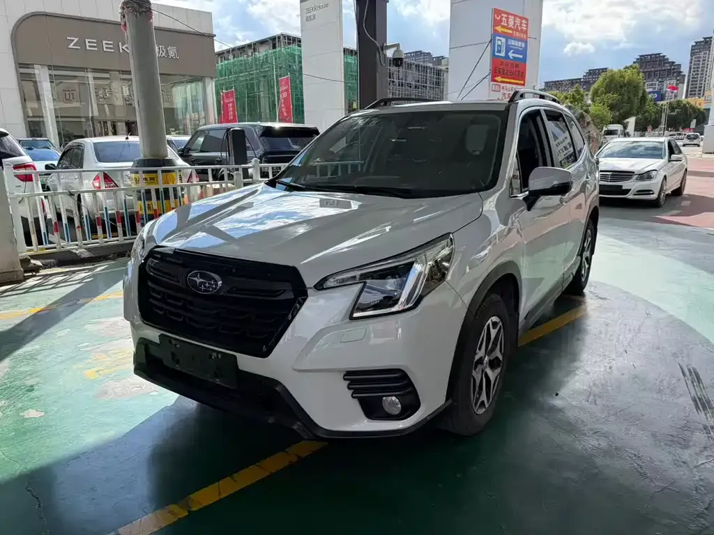 Subaru Forester — фото 1