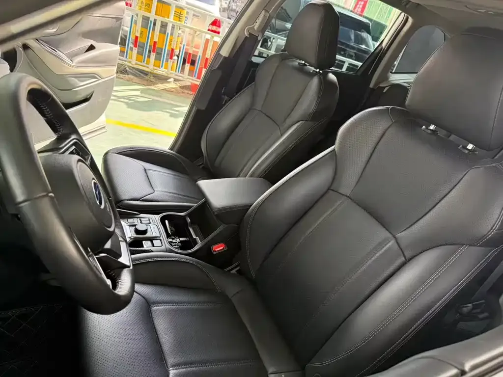 Subaru Forester — фото 9