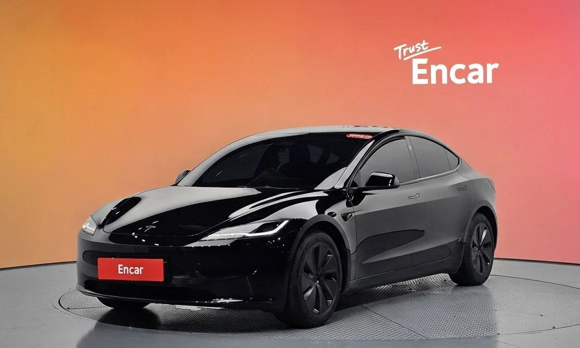 Tesla Model 3 — фото 1