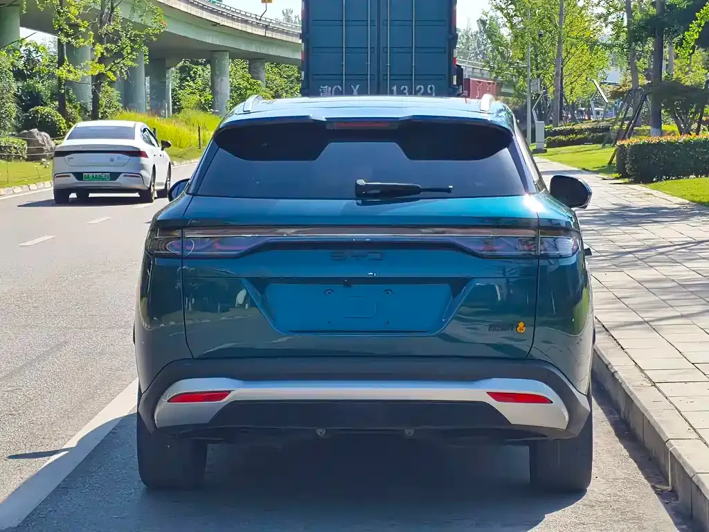 BYD L DM-i — фото 7