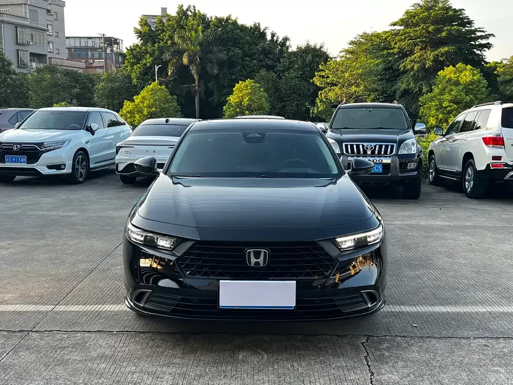 Honda Accord — фото 8