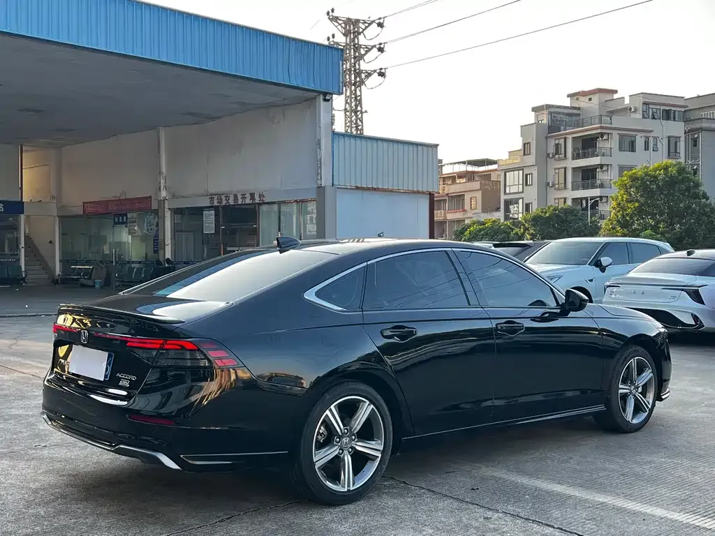 Honda Accord — фото 4