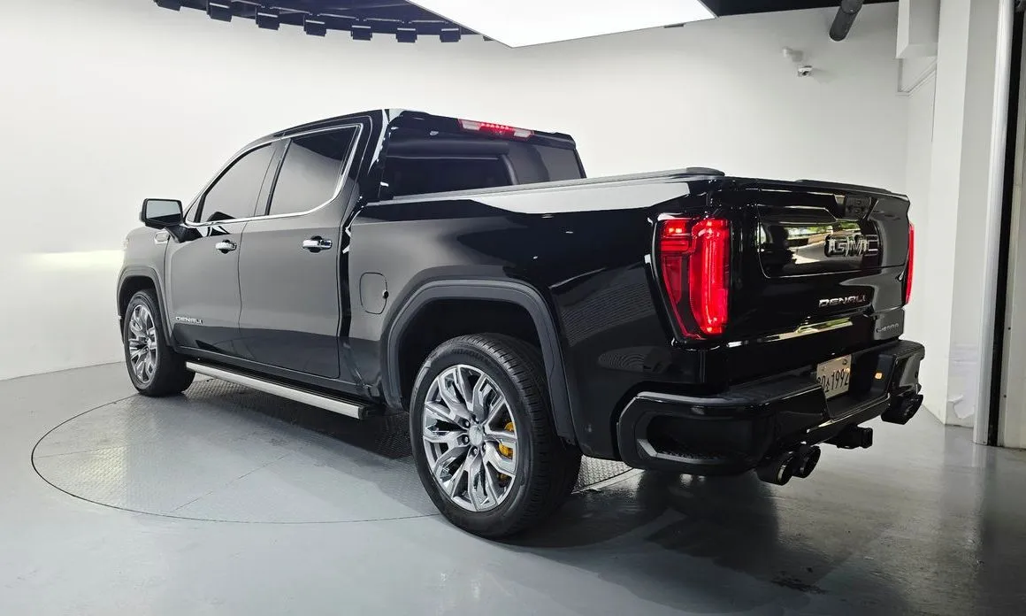 GMC Sierra — фото 7