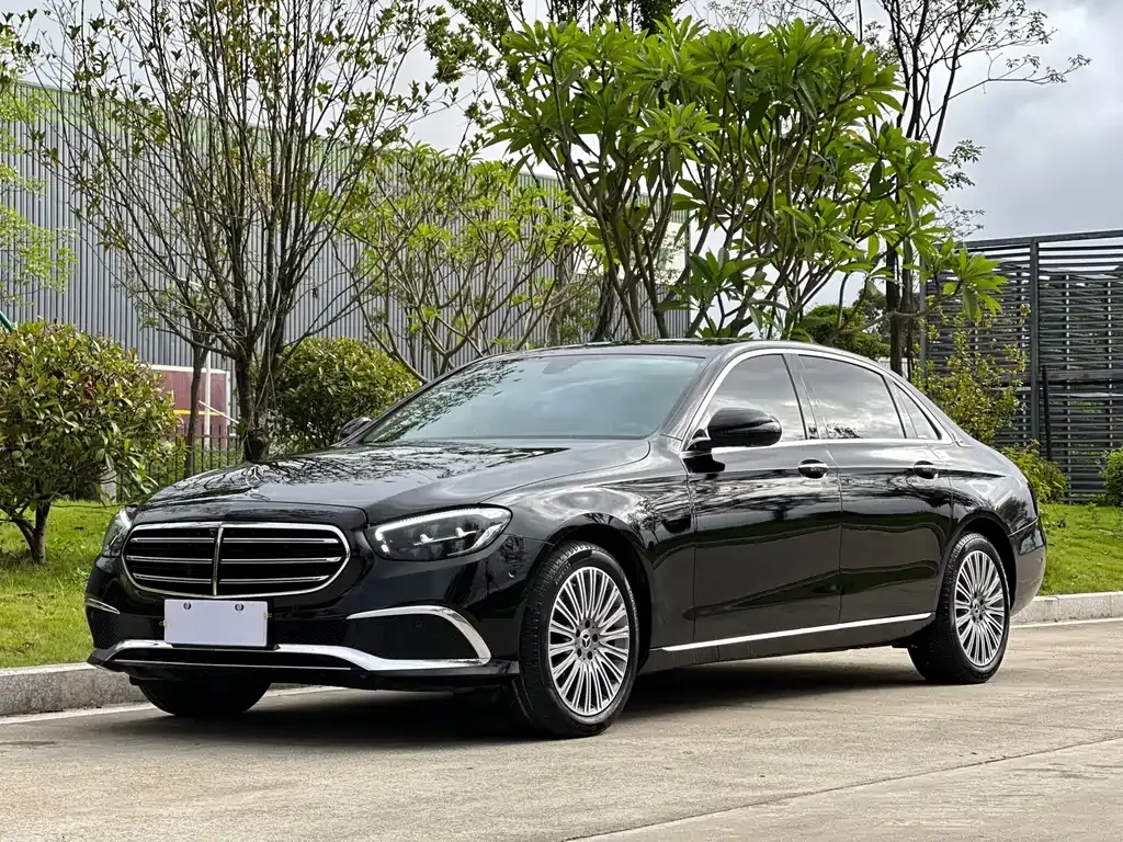 Mercedes-Benz E-Class — фото 10