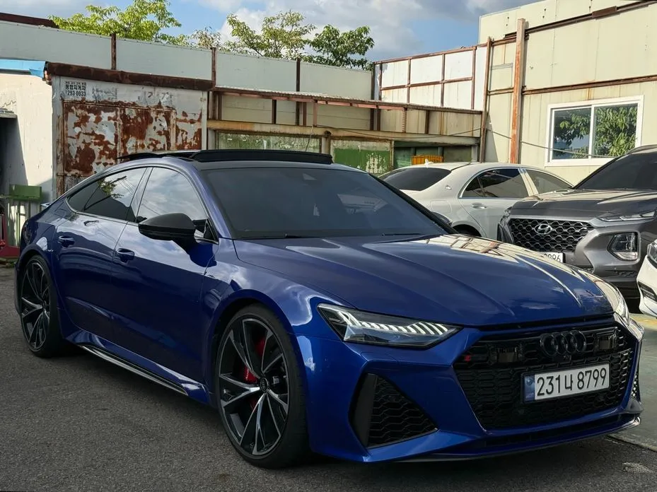 Audi RS7 — фото 1
