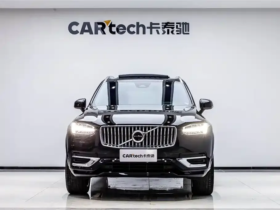 Volvo XC90 — фото 1