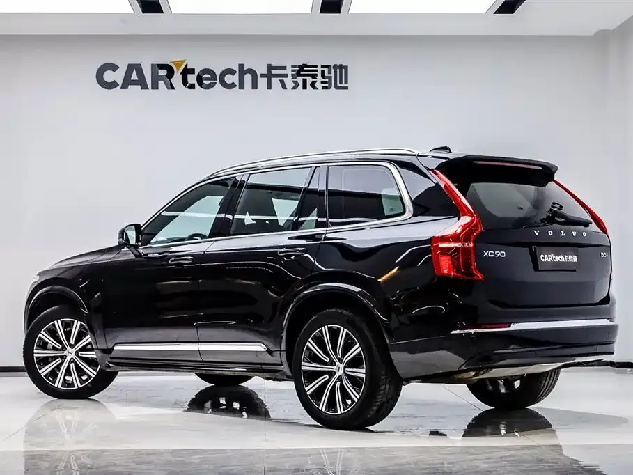 Volvo XC90 — фото 10