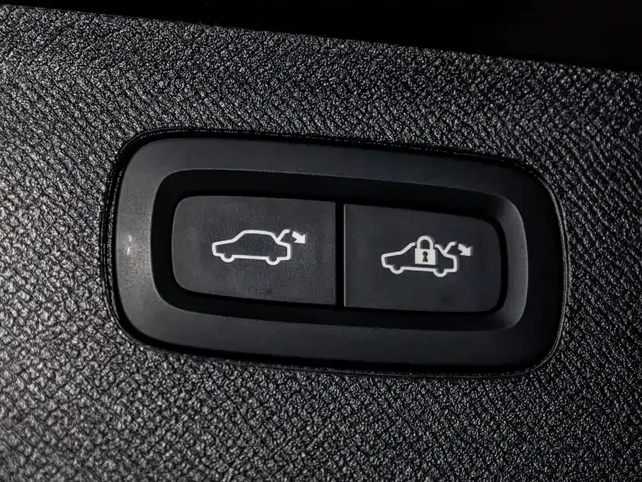 Volvo XC90 — фото 9