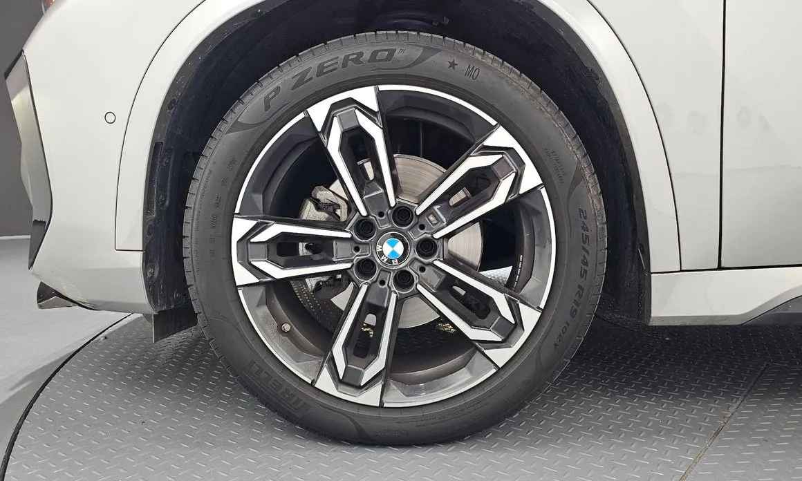 BMW X1 — фото 9