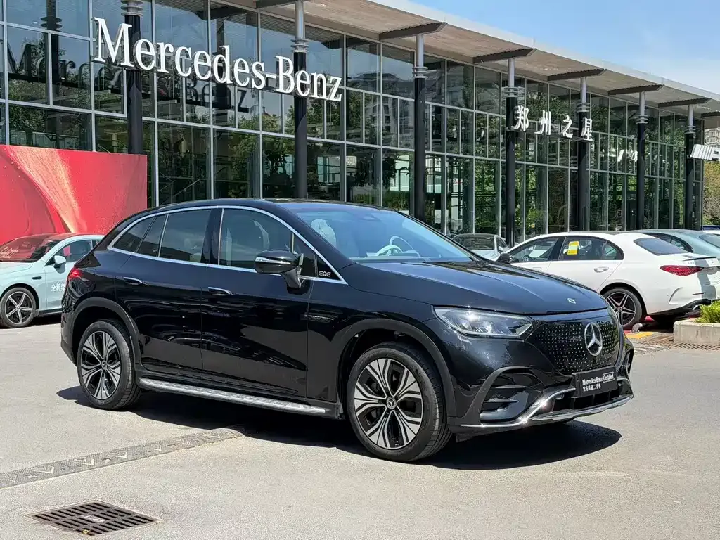 Mercedes-Benz EQE SUV — фото 10