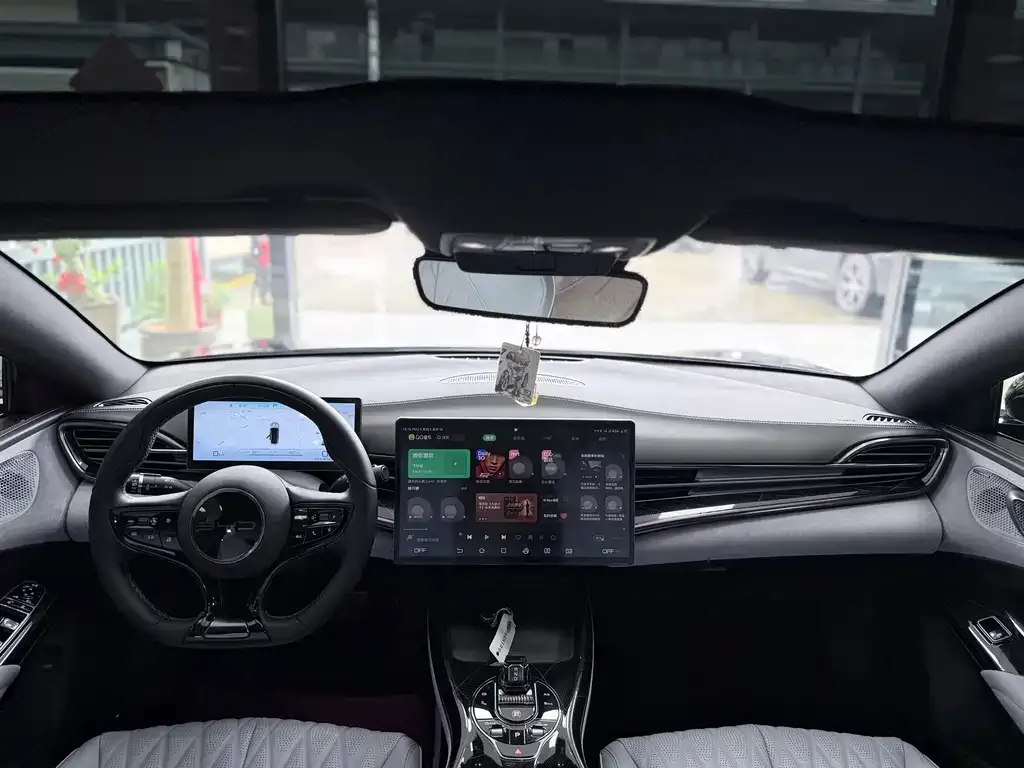 BYD Seal — фото 6
