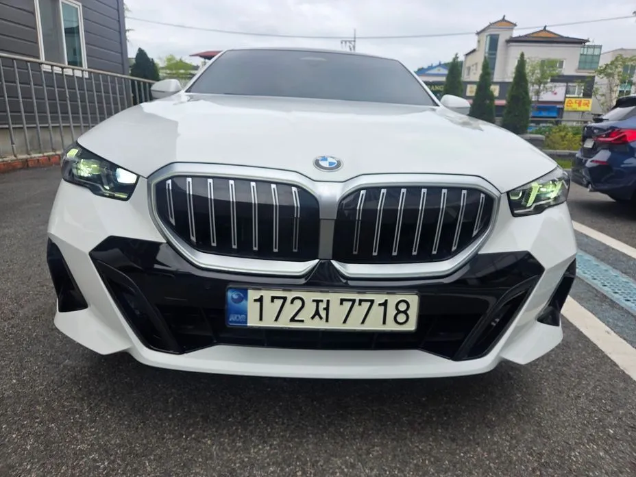 BMW 5-Series — фото 1