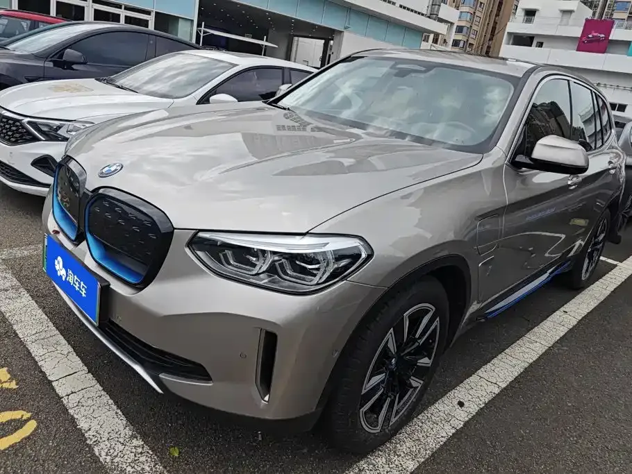BMW iX3 — фото 1