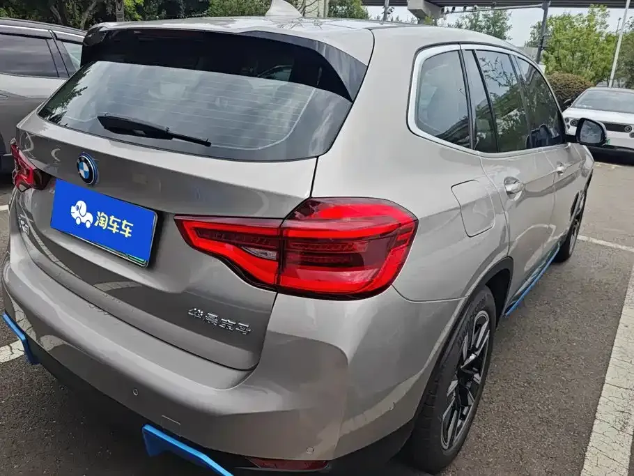 BMW iX3 — фото 3
