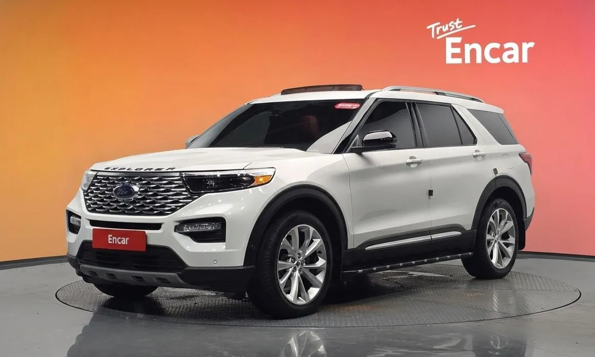 Ford Explorer — фото 1
