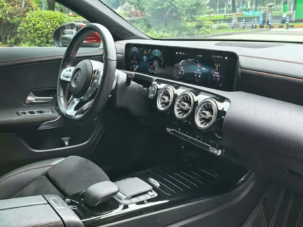 Mercedes-Benz CLA (Import) — фото 2