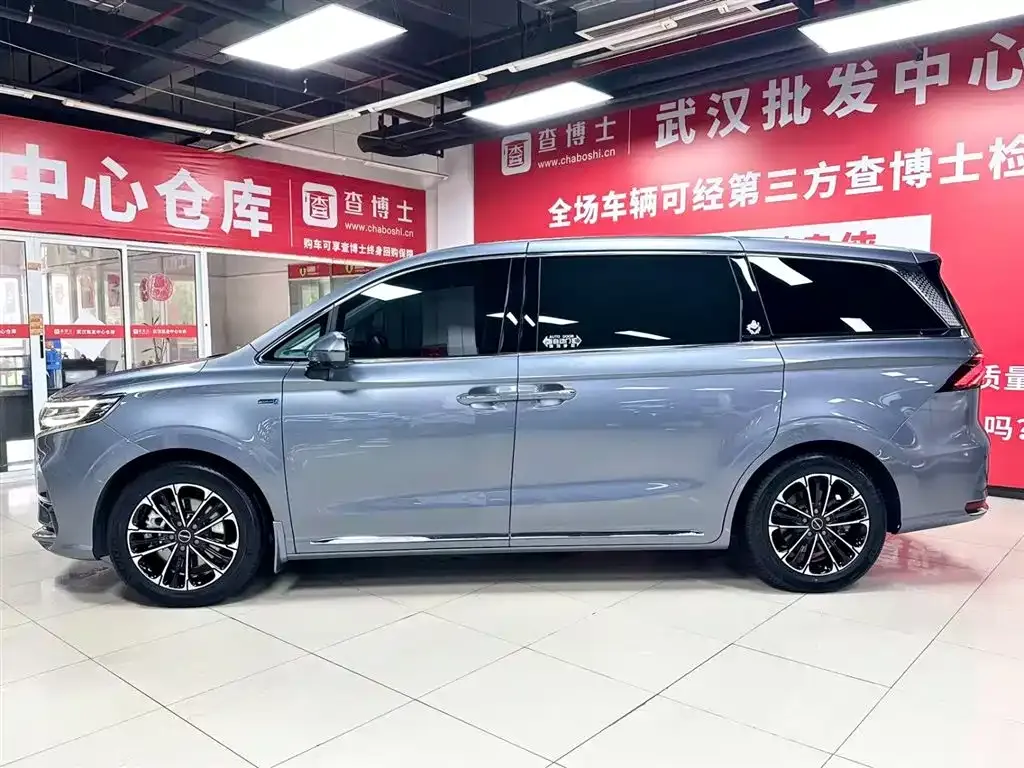 Roewe iMAX8 — фото 4