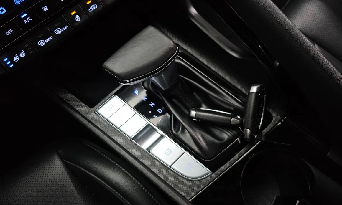 Hyundai AVANTE — фото 3