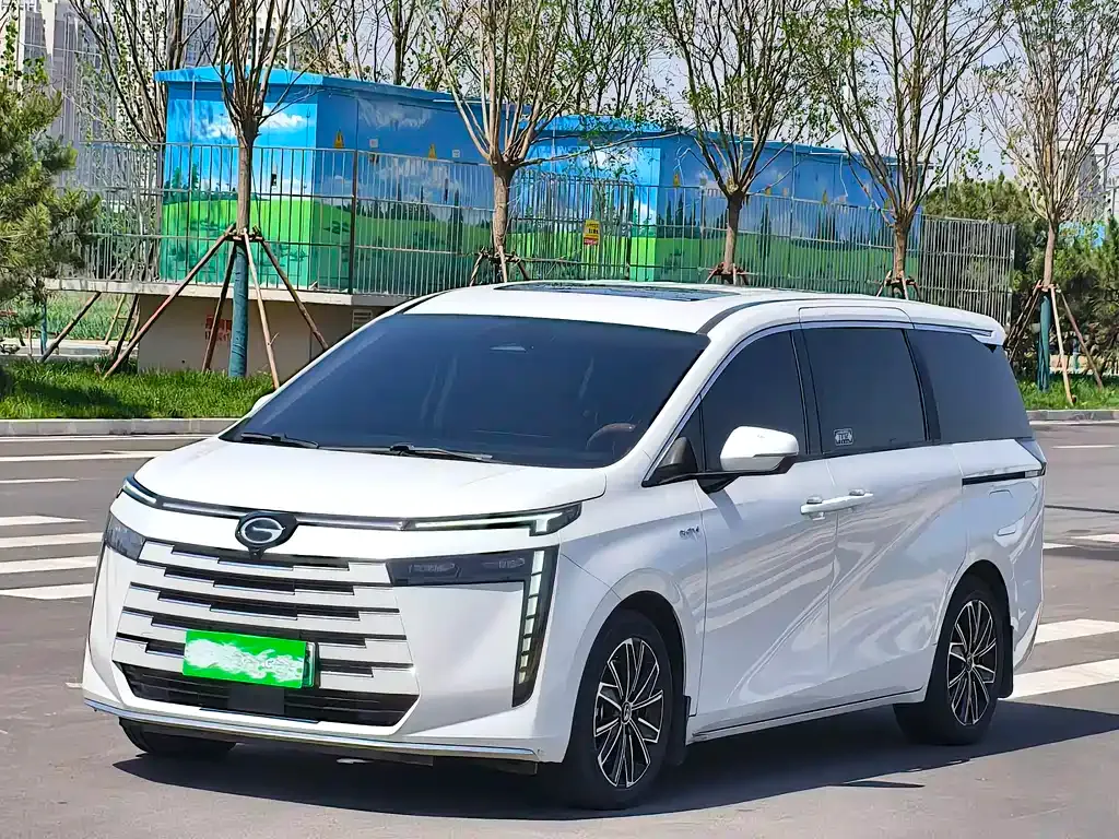 GAC Motor 传祺E8 PHEV — фото 1