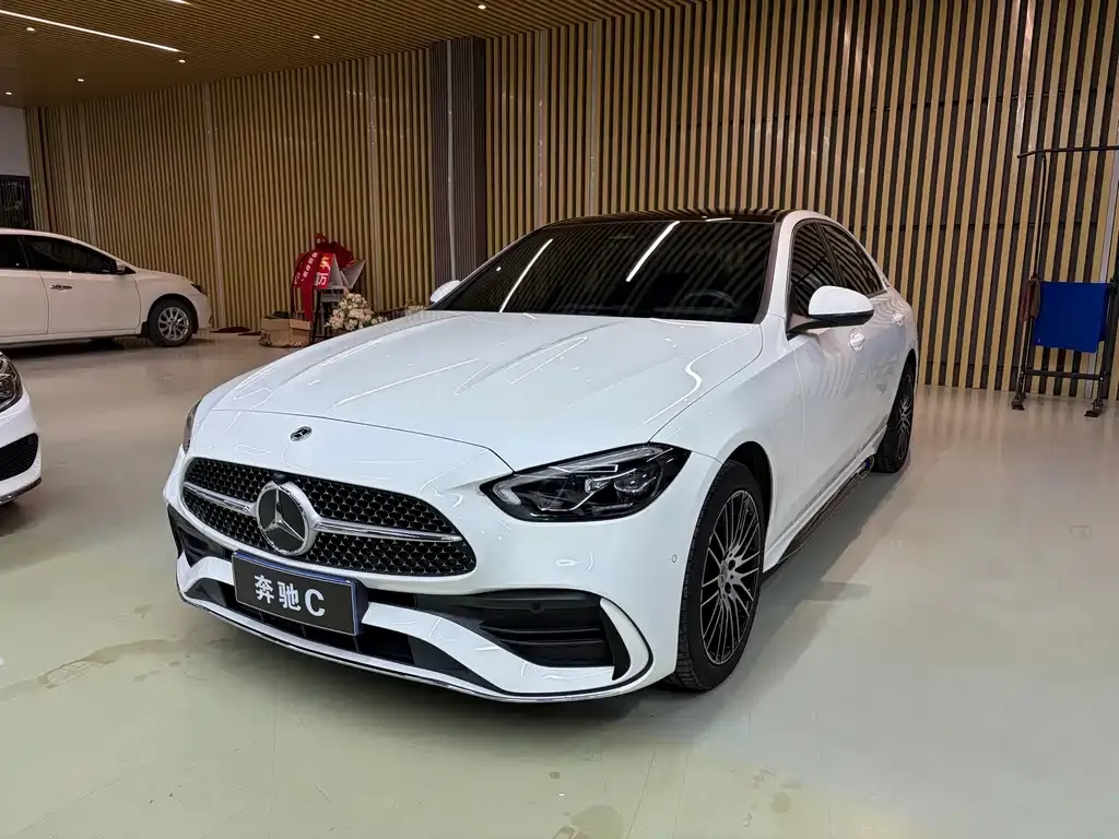 Mercedes-Benz C-Class — фото 1