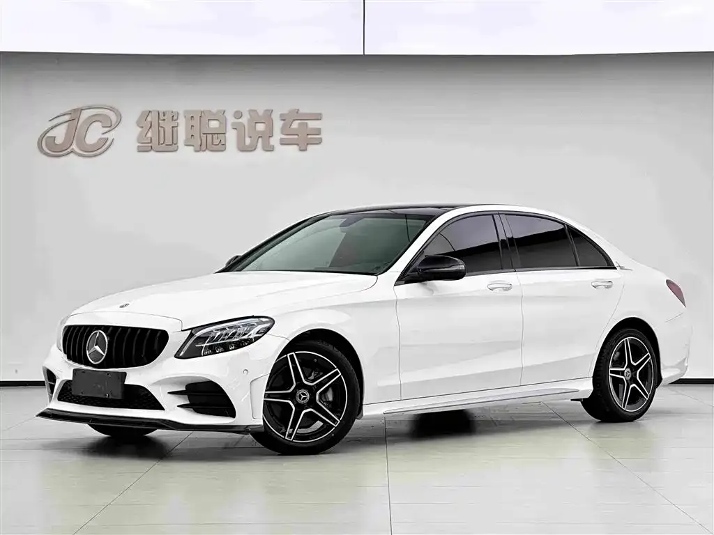 Mercedes-Benz C-Class — фото 1