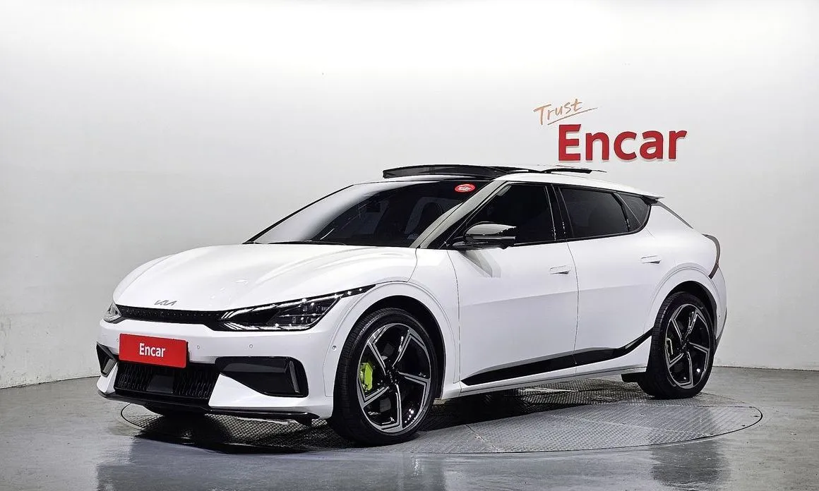 Kia EV6 — фото 1