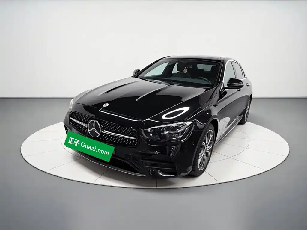 Mercedes-Benz E-Class — фото 1