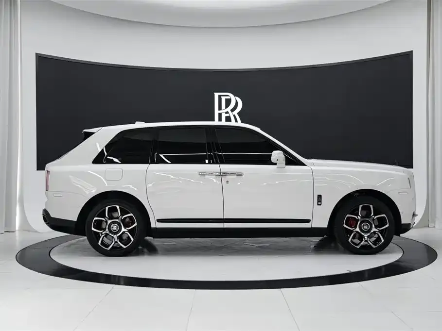 Rolls-Royce Cullinan — фото 8